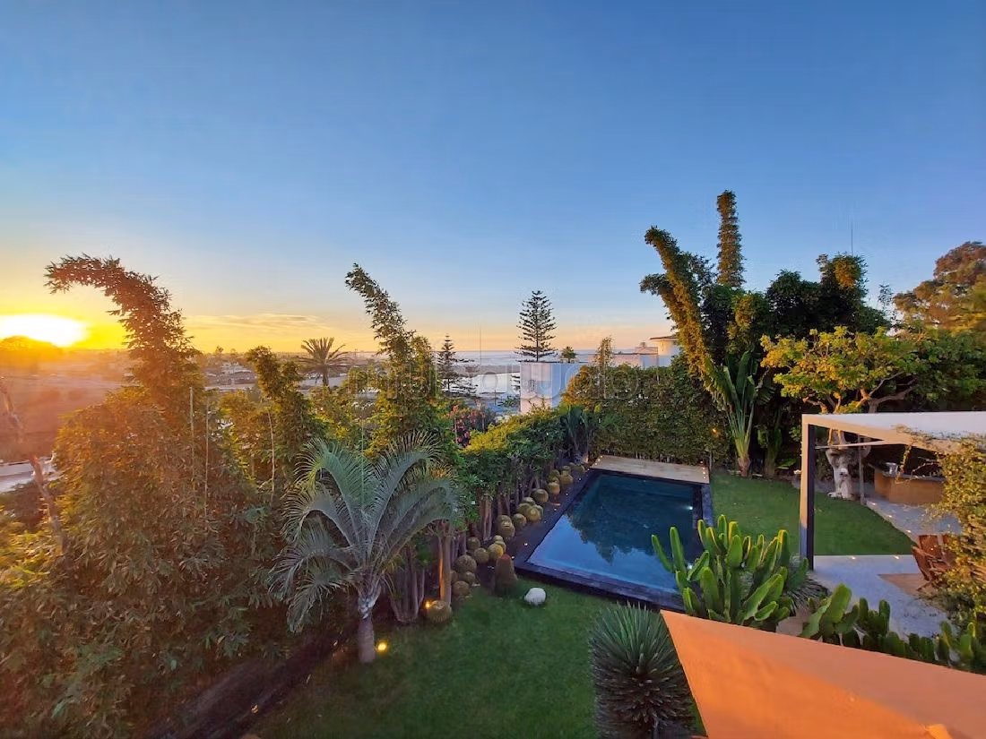 Esplendida villa en venta en La Siesta. Superficie de 700 m². Bien amueblado