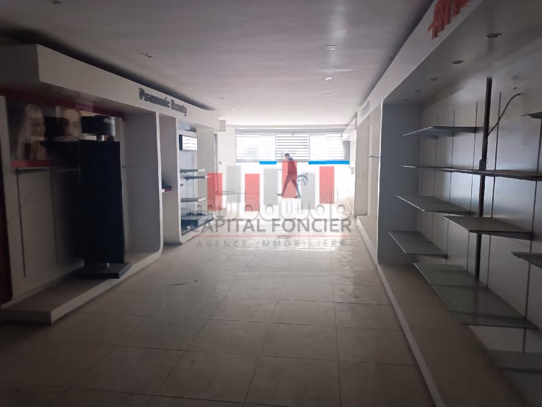Oficinas y locales comerciales en alquiler en Racine. Superficie 219 m²