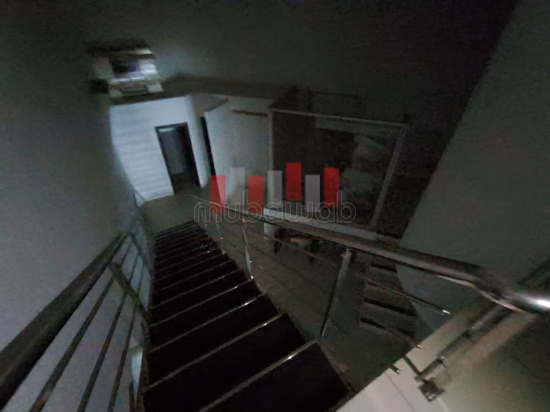 Oficinas y locales comerciales en alquiler en Racine. Superficie 219 m²