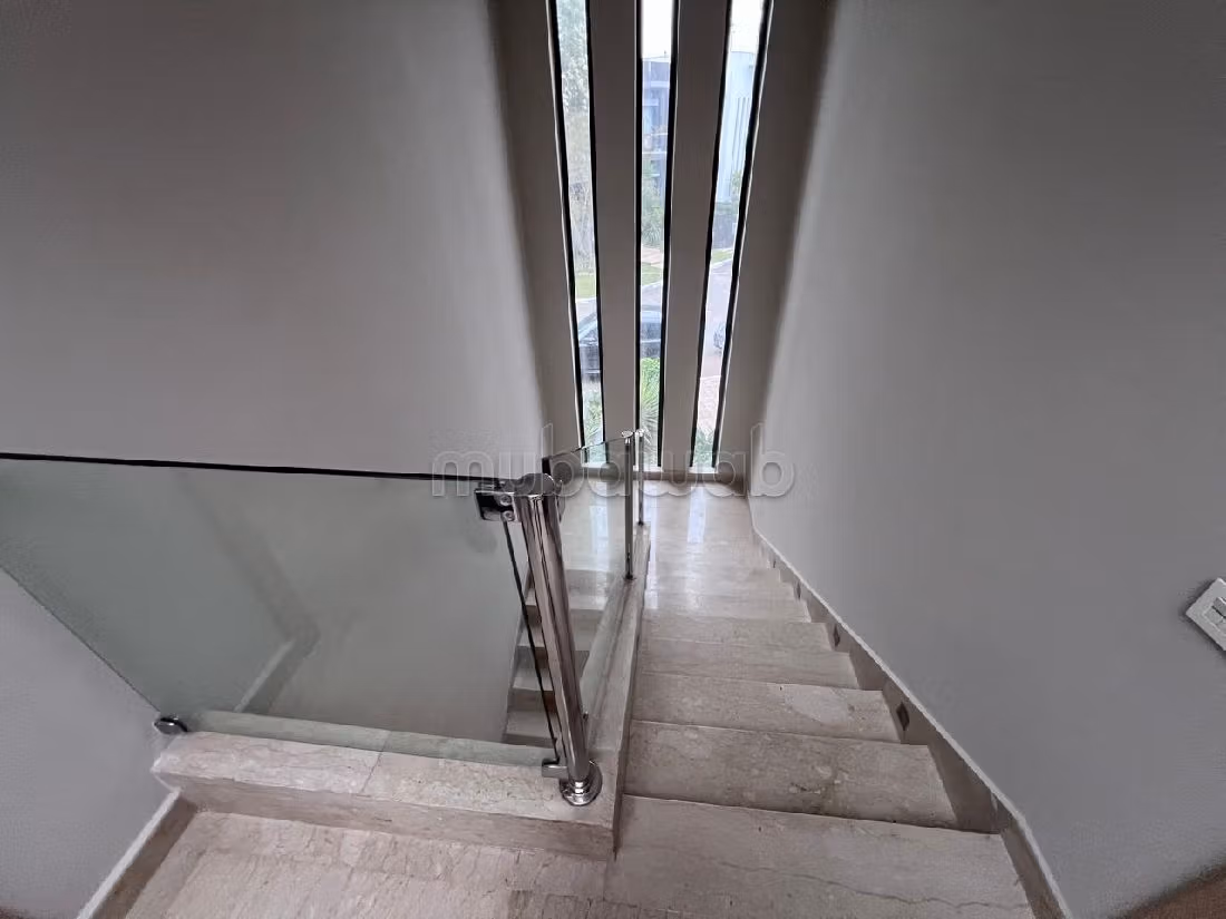 Se vende villa de lujo. 4 bonitas habitaciones. Chimenea operativa, propiedad con piscina. 