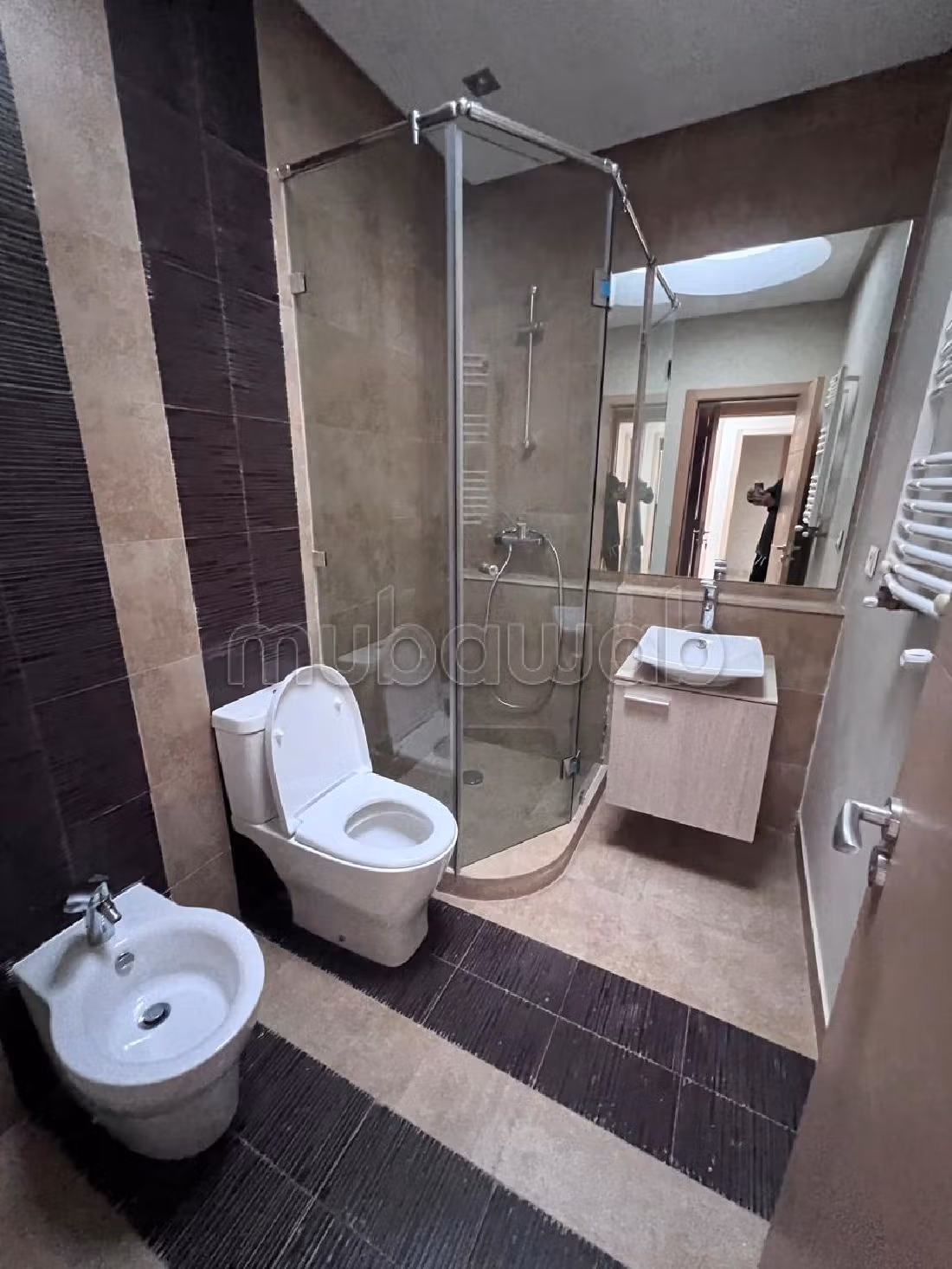 Se vende villa de lujo. 4 bonitas habitaciones. Chimenea operativa, propiedad con piscina. 