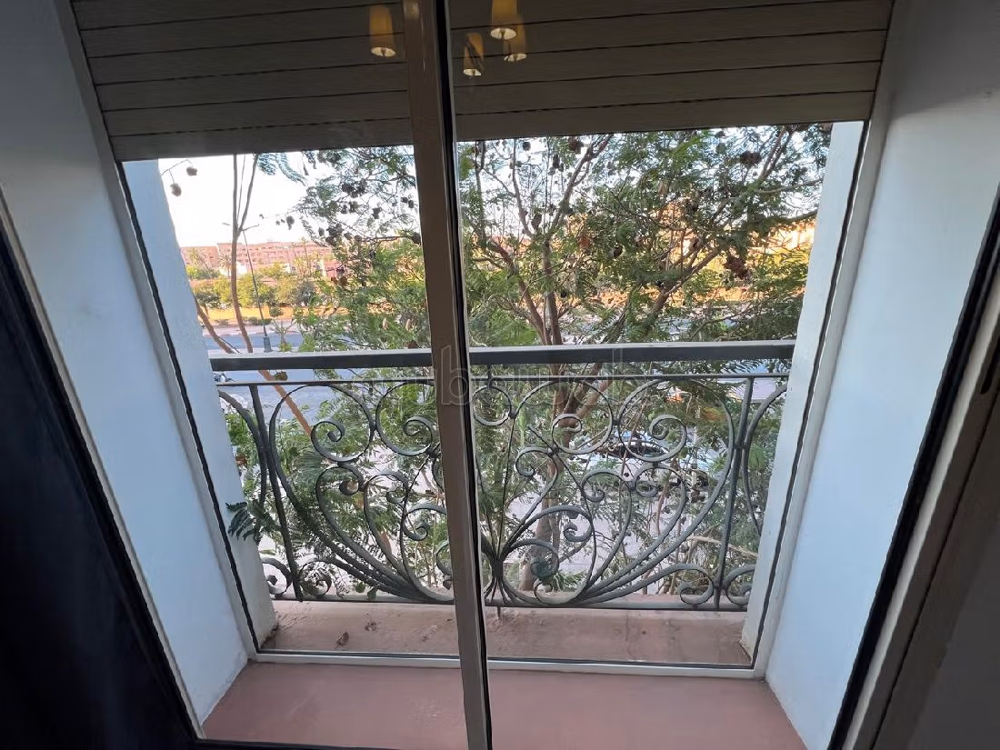 Rent an apartment in Route de Safi. 4 rooms. Dressing room