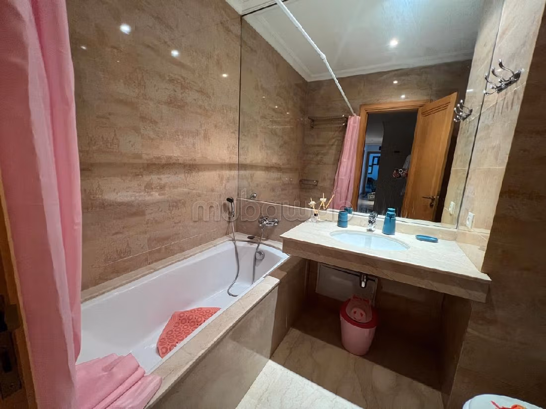 Rent an apartment in Route de Safi. 4 rooms. Dressing room