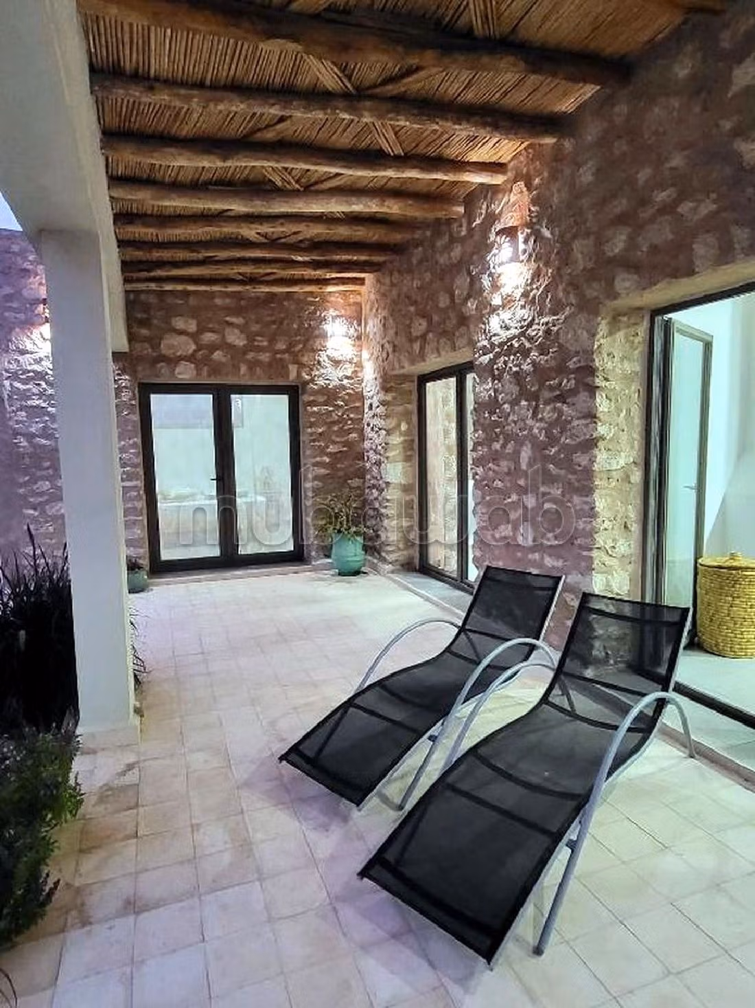 فيلات و منازل فاخرة للكراء ب سيدي كاوكي. 1 جزء. حديقة وشرفة.