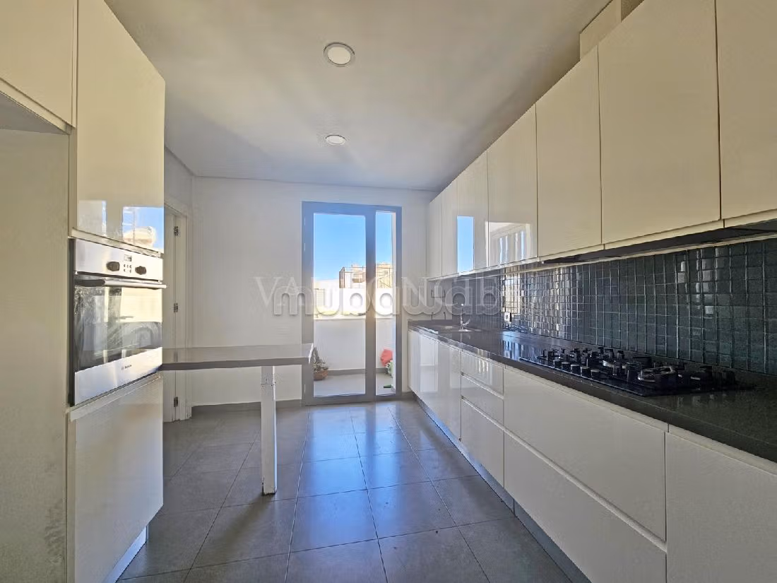 Location Somptueux appartement 3chambres avec terrasse dernier étage, Racine