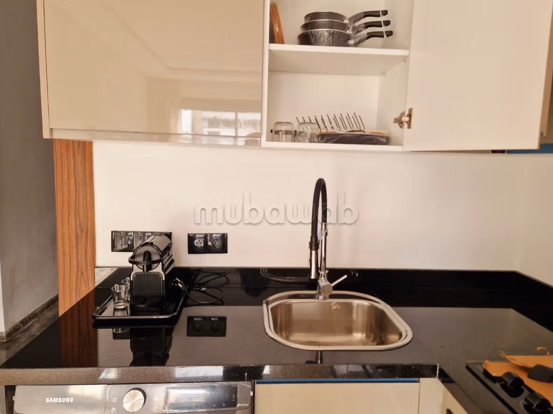 شقة رائعة للايجار بالأميرات. 1 جزء. مفروشة. 