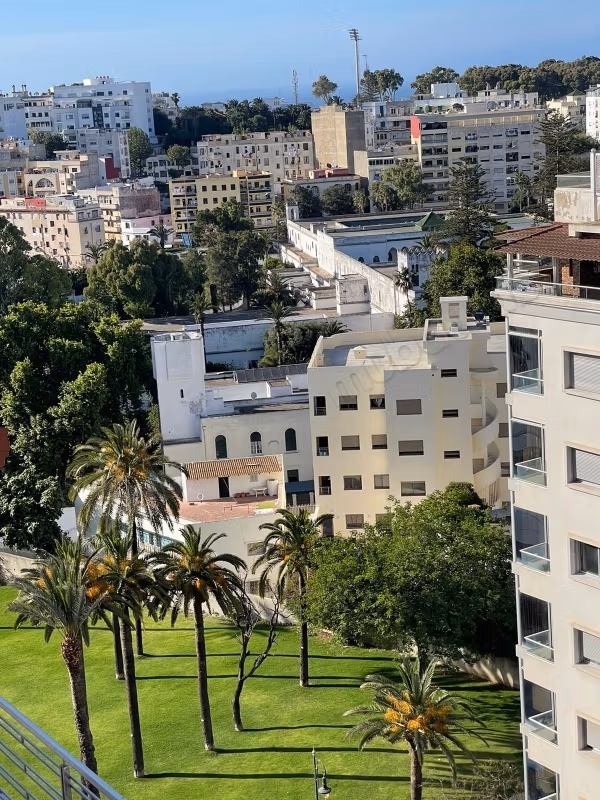 Appartement rénové de 170m² à Iberia en location