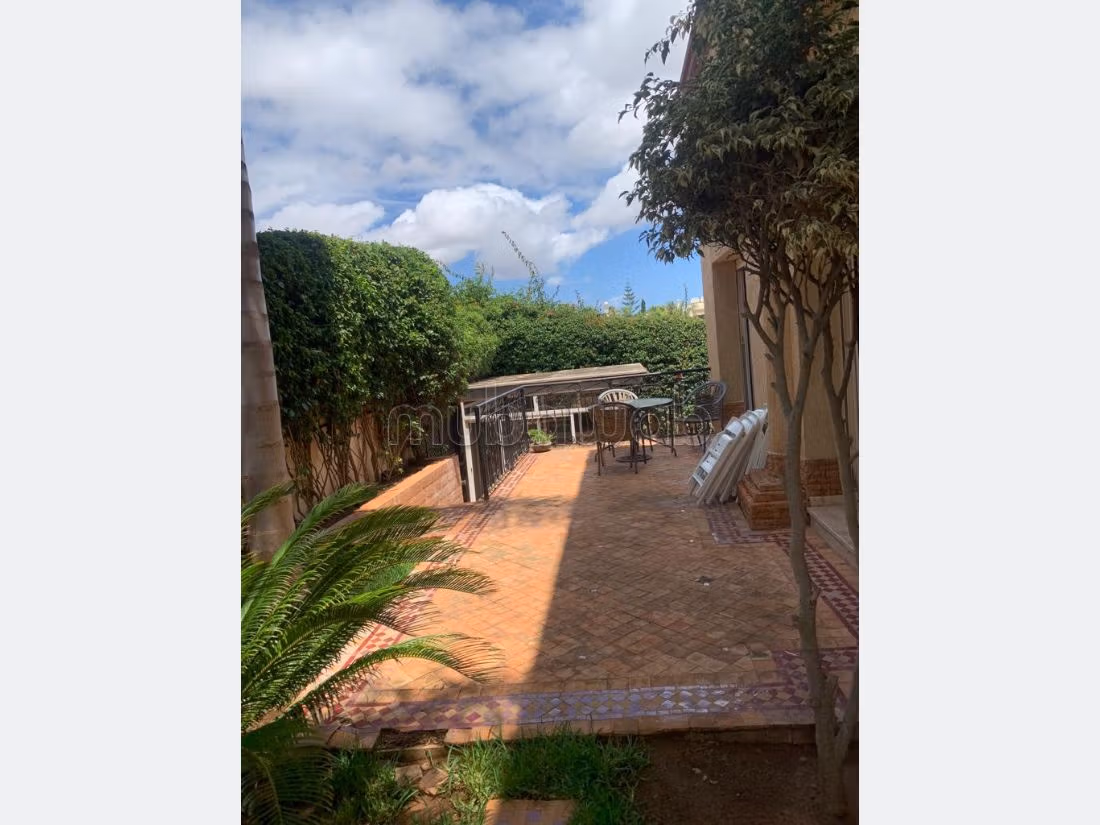 فيلا ممتازة للبيع بحي كاليفورنيا. 4 غرف ممتازة. باب متين،إقامة مؤمنة. 