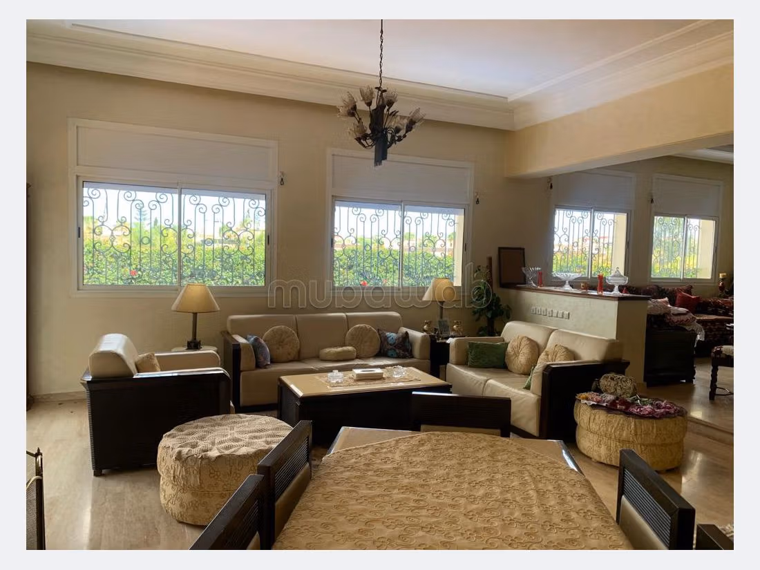 فيلا ممتازة للبيع بحي كاليفورنيا. 4 غرف ممتازة. باب متين،إقامة مؤمنة. 