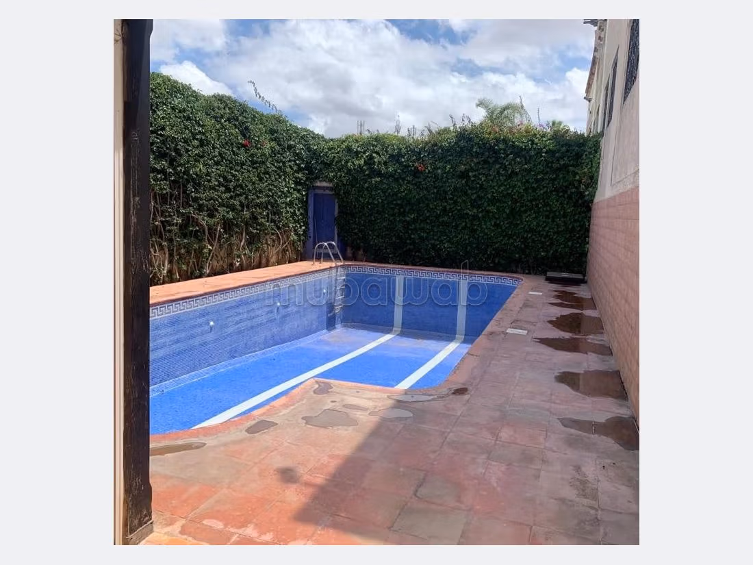 فيلا ممتازة للبيع بحي كاليفورنيا. 4 غرف ممتازة. باب متين،إقامة مؤمنة. 