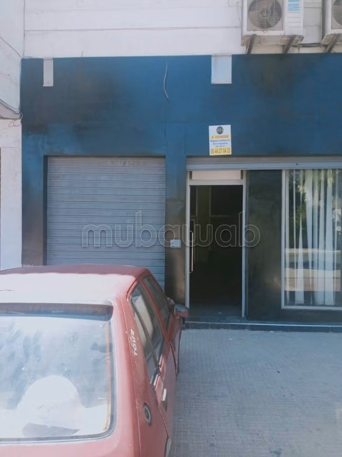 Habit immobilier met en vente un local commercial avec mezzanine