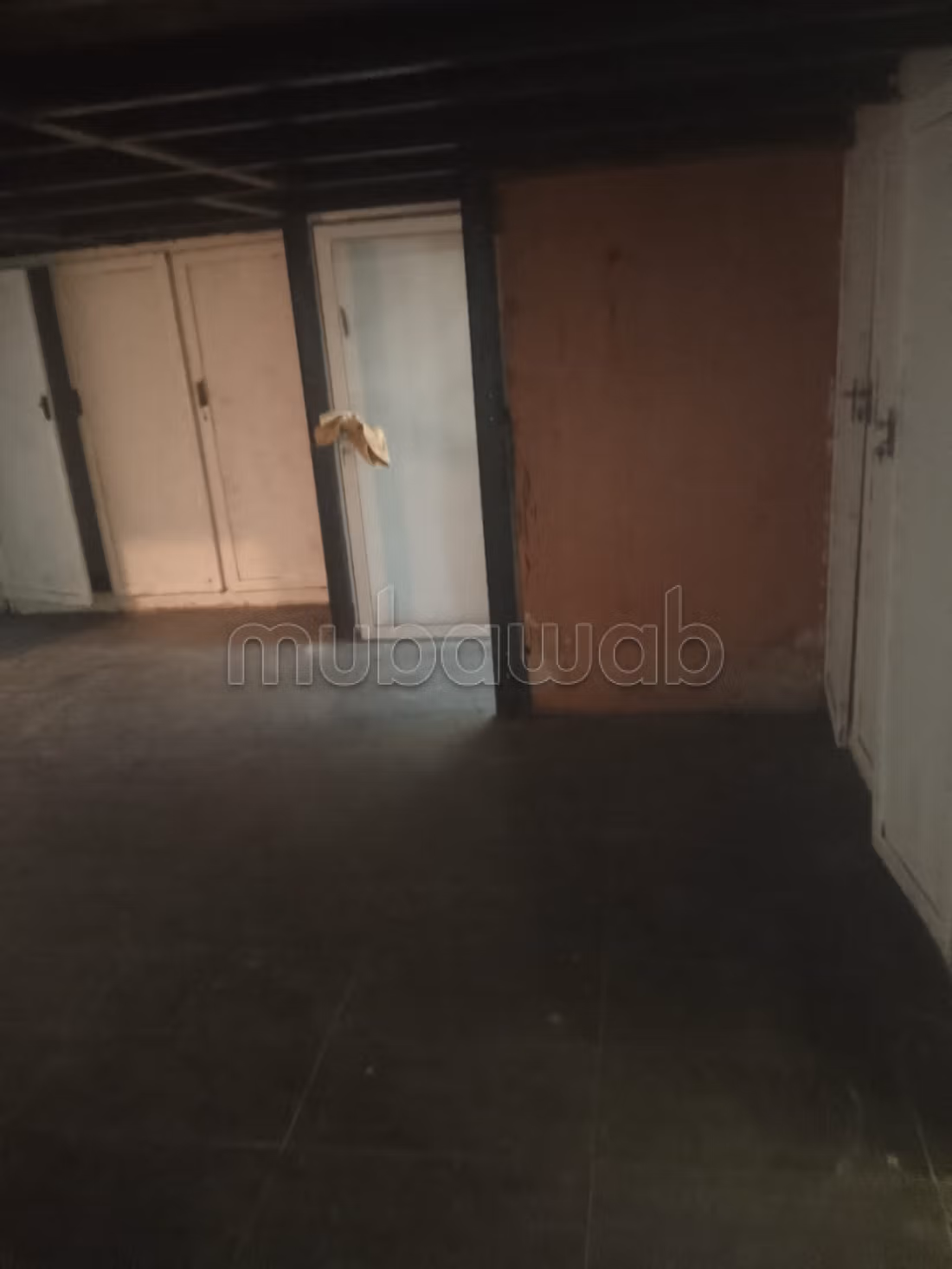 Habit immobilier met en vente un local commercial avec mezzanine