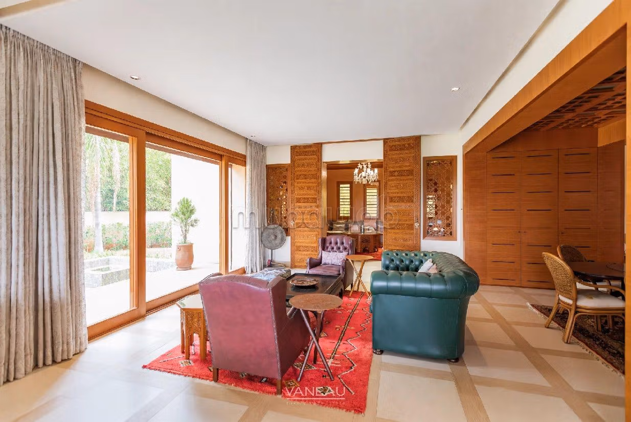 Superbe Villa Contemporaine Front de Golf