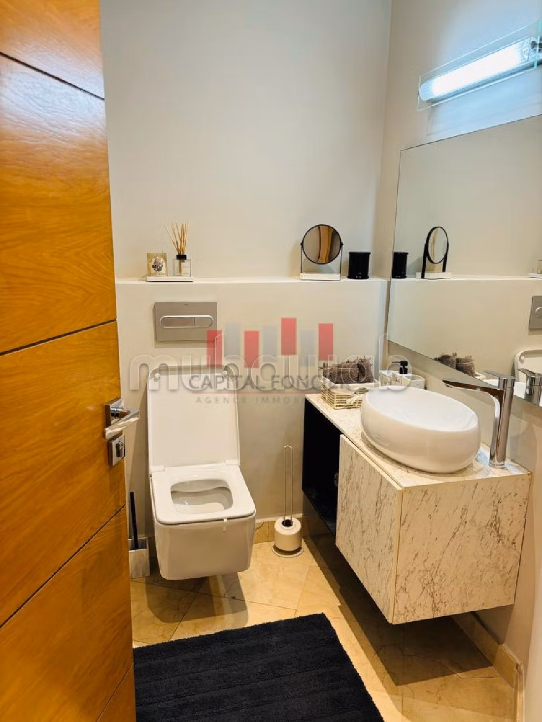 Beautiful apartment for sale in Racine. 3 beautiful rooms. Carpark and terrace