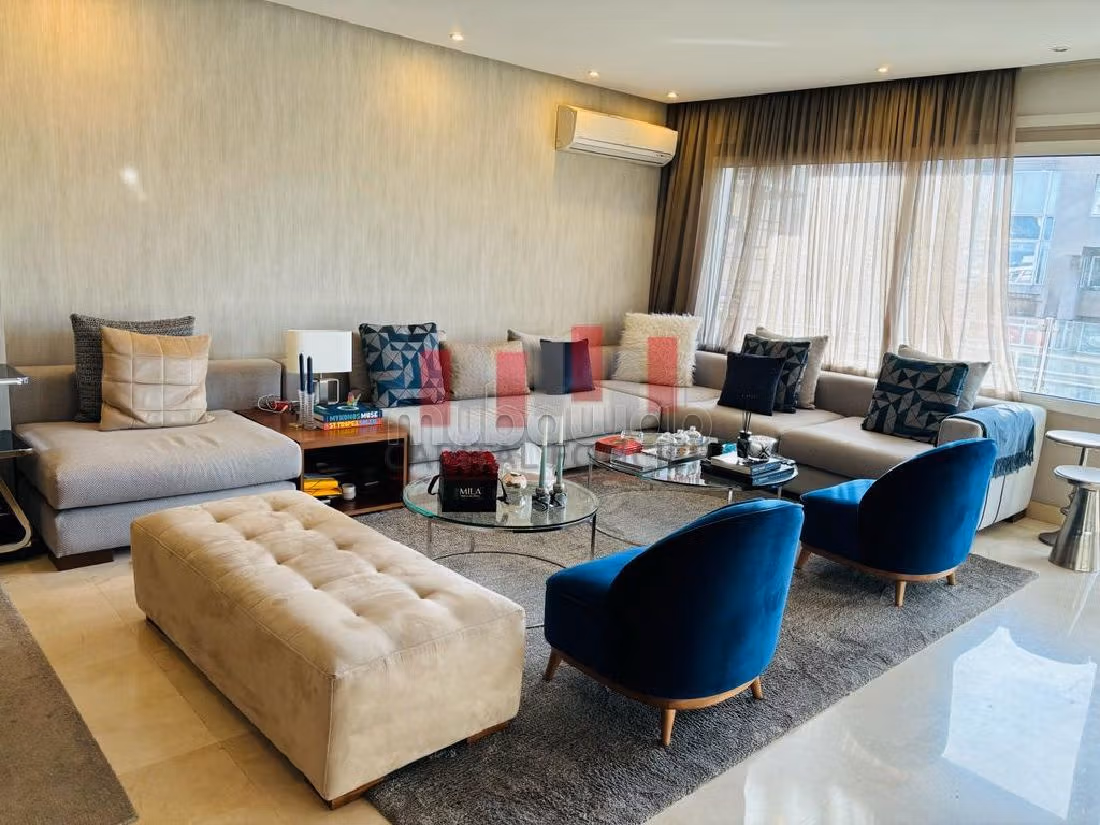 Beautiful apartment for sale in Racine. 3 beautiful rooms. Carpark and terrace