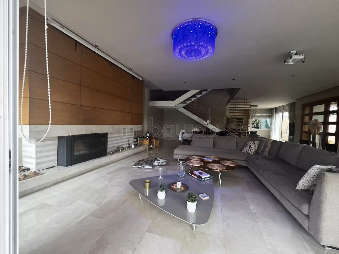 فيلا رائعة للبيع ببوسكورة. 3 غرف جميلة. صحن هوائي والأمن والحراسة. 