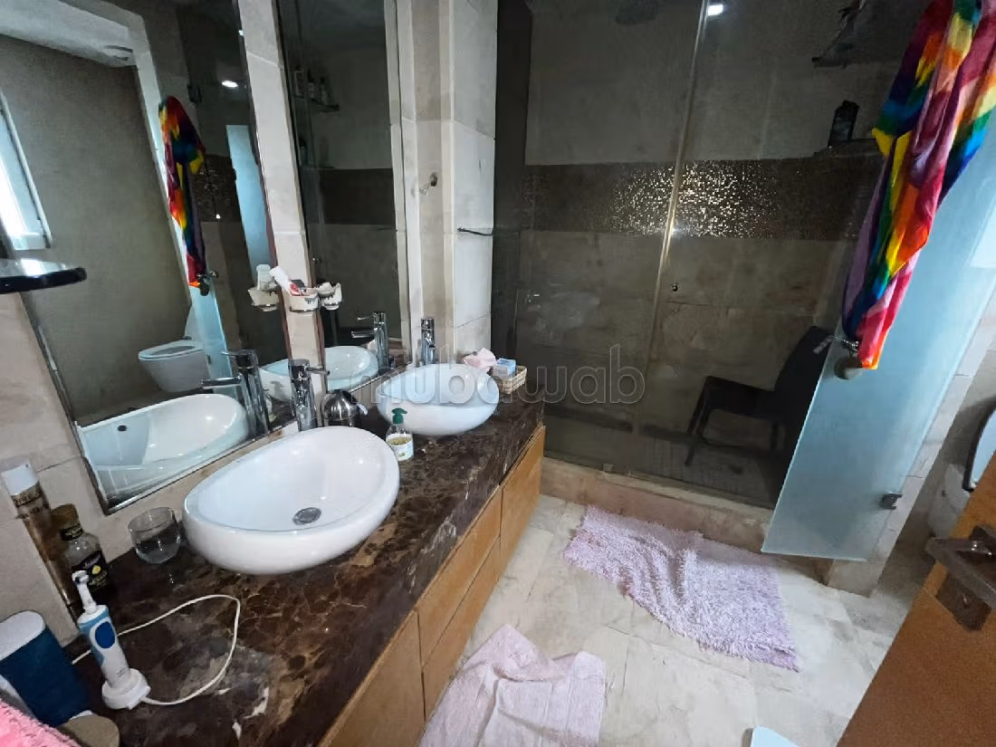 فيلا رائعة للبيع ببوسكورة. 3 غرف جميلة. صحن هوائي والأمن والحراسة. 