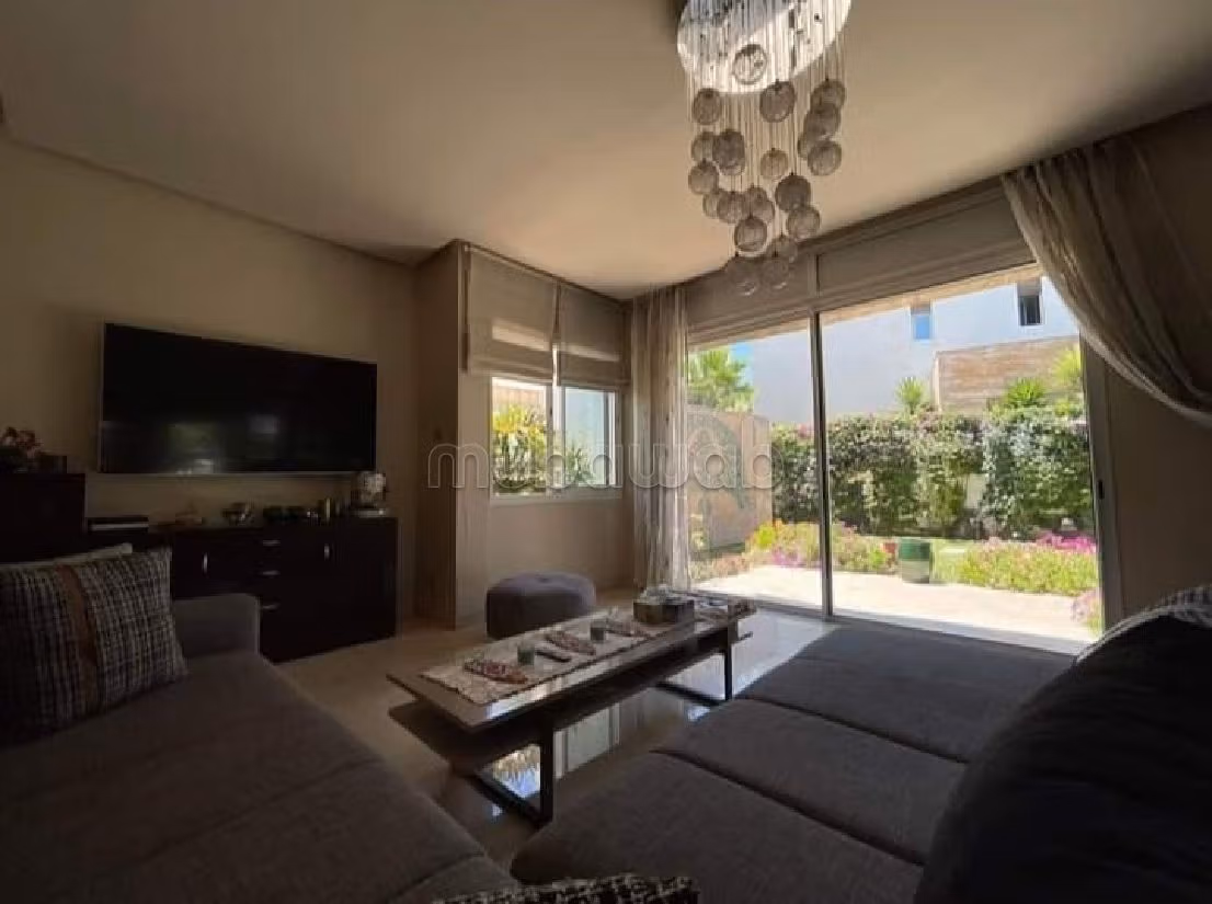 فيلا رائعة للبيع ببوسكورة. 3 غرف جميلة. صحن هوائي والأمن والحراسة. 