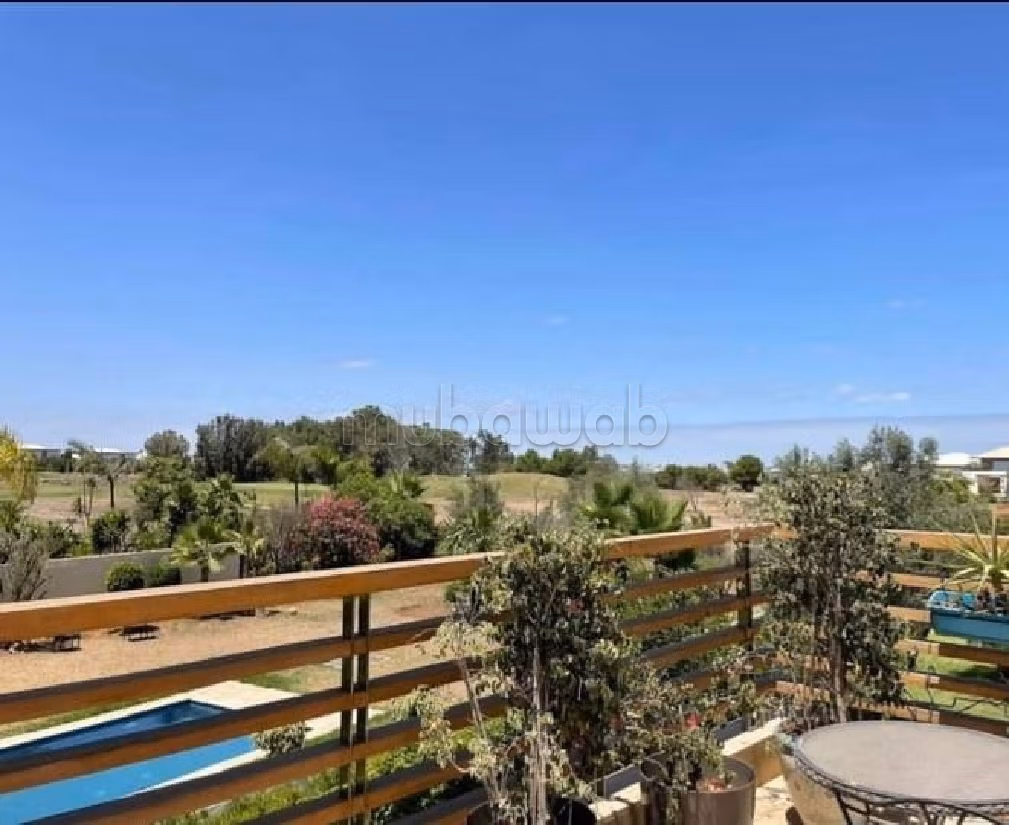 فيلا رائعة للبيع ببوسكورة. 3 غرف جميلة. صحن هوائي والأمن والحراسة. 