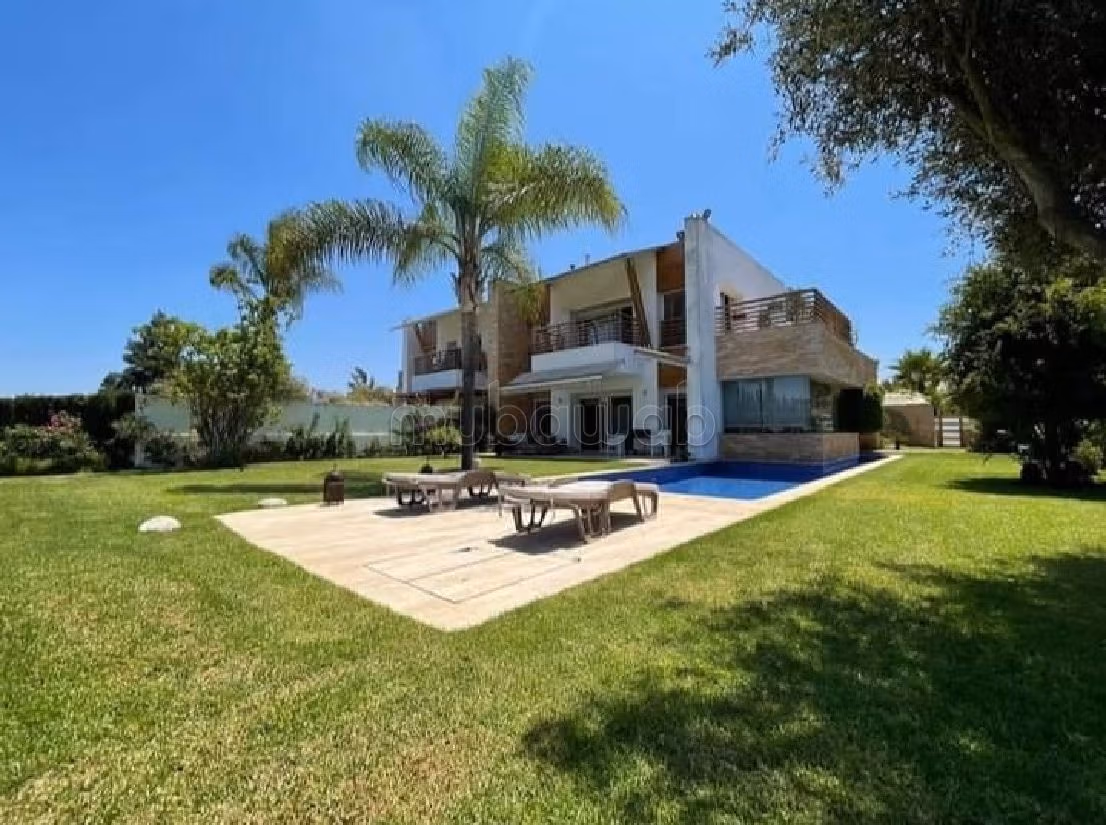 فيلا رائعة للبيع ببوسكورة. 3 غرف جميلة. صحن هوائي والأمن والحراسة. 