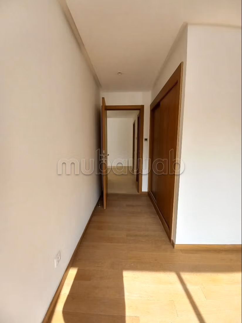 بيع شقة بغوثي. 2 غرف جميلة. صحن هوائي والأمن والحراسة