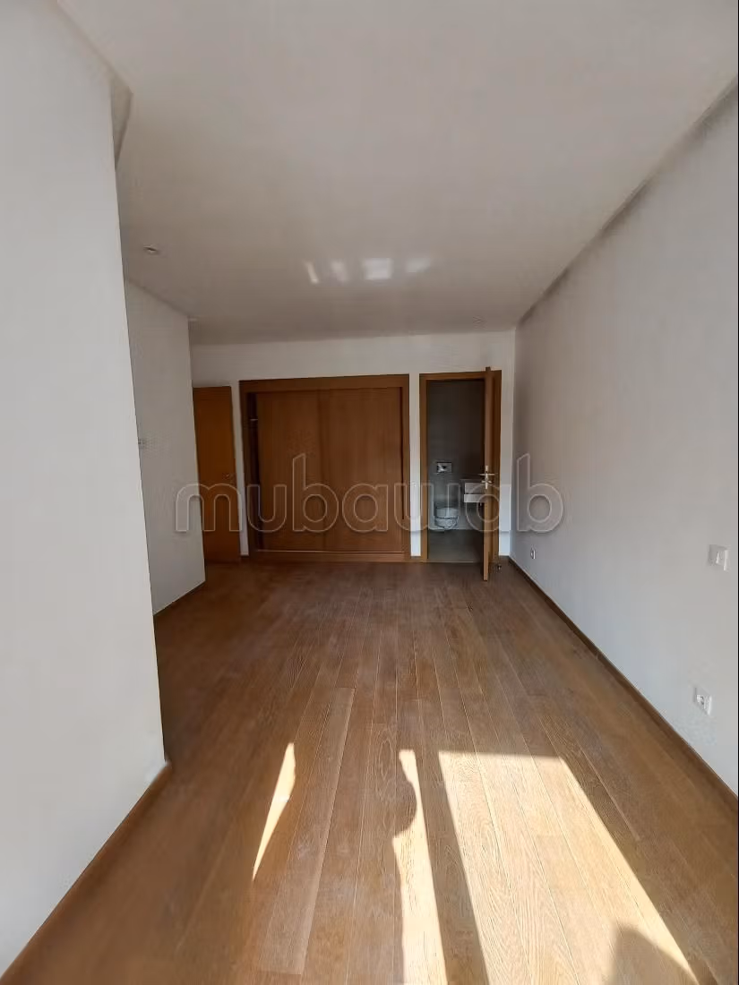 بيع شقة بغوثي. 2 غرف جميلة. صحن هوائي والأمن والحراسة