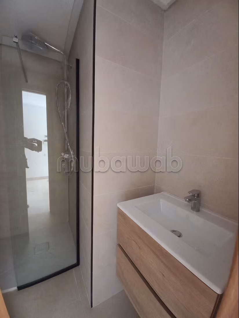 بيع شقة بغوثي. 2 غرف جميلة. صحن هوائي والأمن والحراسة