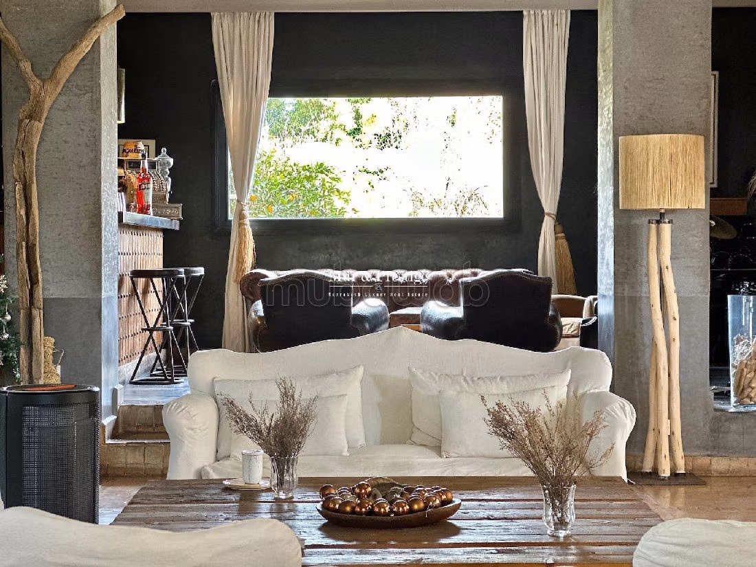 Nu kopen: villa's en luxe woningen in Route de l'Ourika. Totale oppervlakte 1000 m². Volledig gemeubileerd