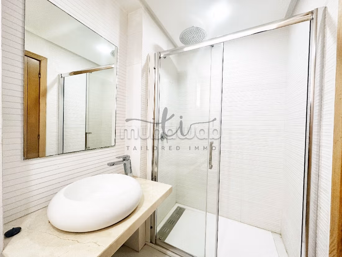 Very nice apartment for rent in Triangle d'Or. 3 rooms. Fireplace and caretaker