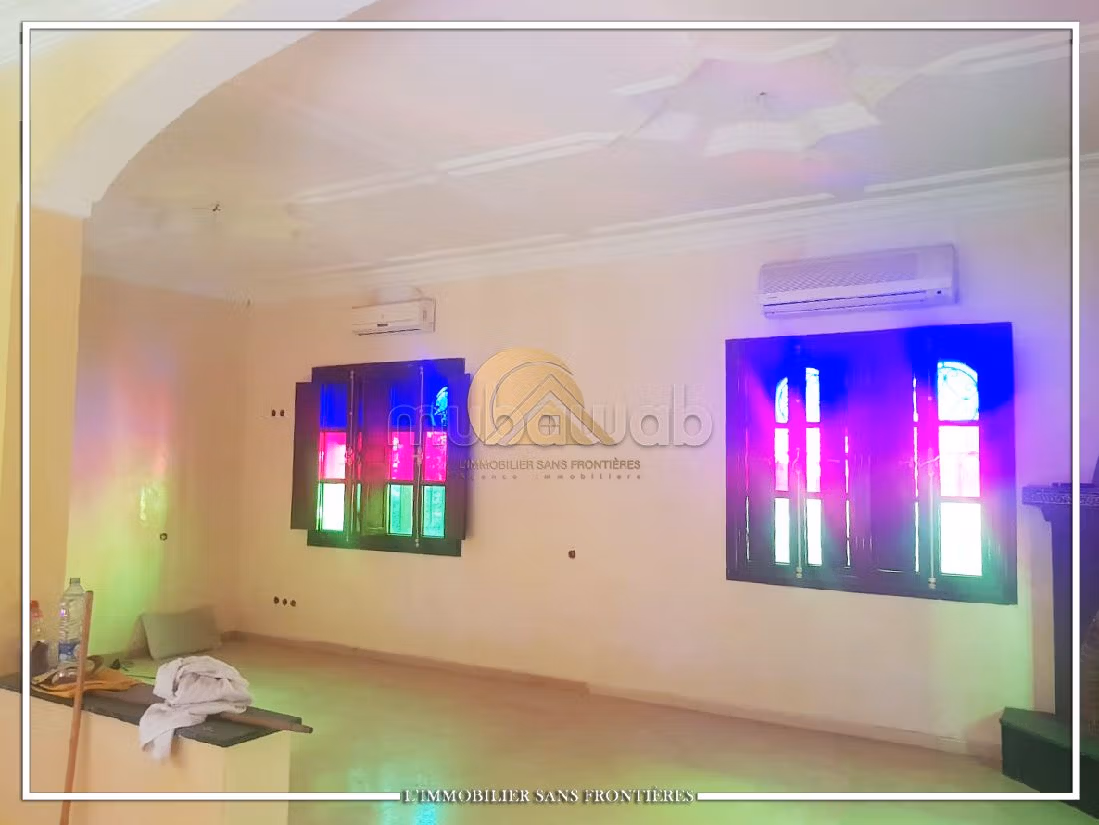 Suntuosa villa en alquiler en Hay Targa. 10 habitaciones. Doble acristalamiento y calefacción central