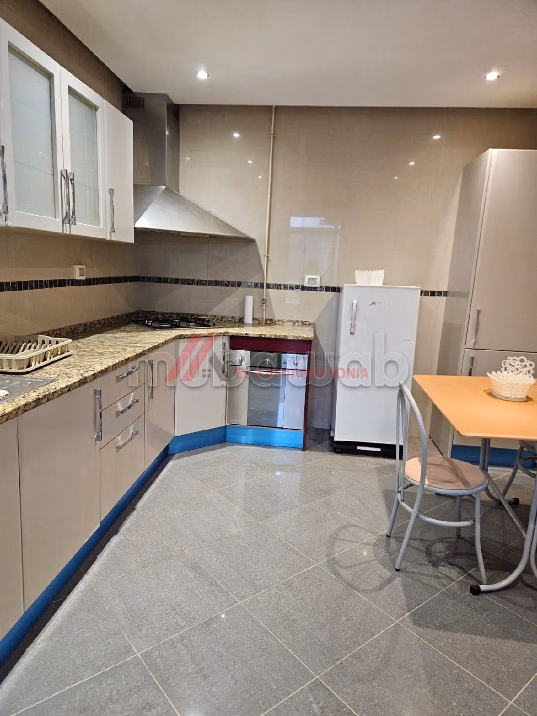 Splendido appartamento in affitto. Superficie 100 m². Ascensore. 