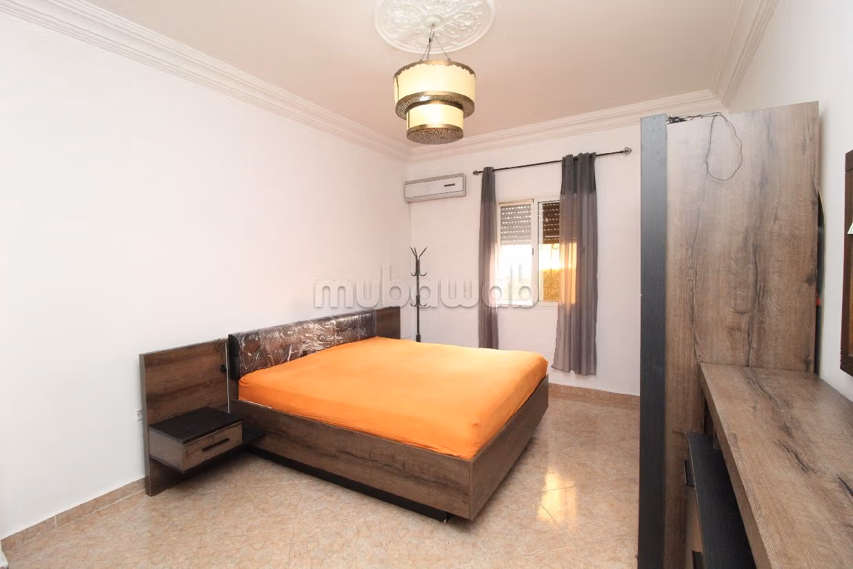 Maestosa residenza di lusso in vendita a Founti. 8 locali spaziosi. Camino e climatizzatore. 