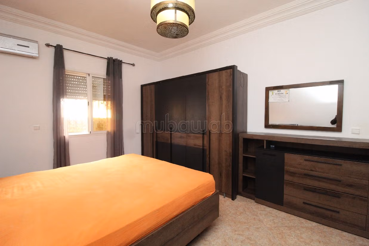 Maestosa residenza di lusso in vendita a Founti. 8 locali spaziosi. Camino e climatizzatore. 