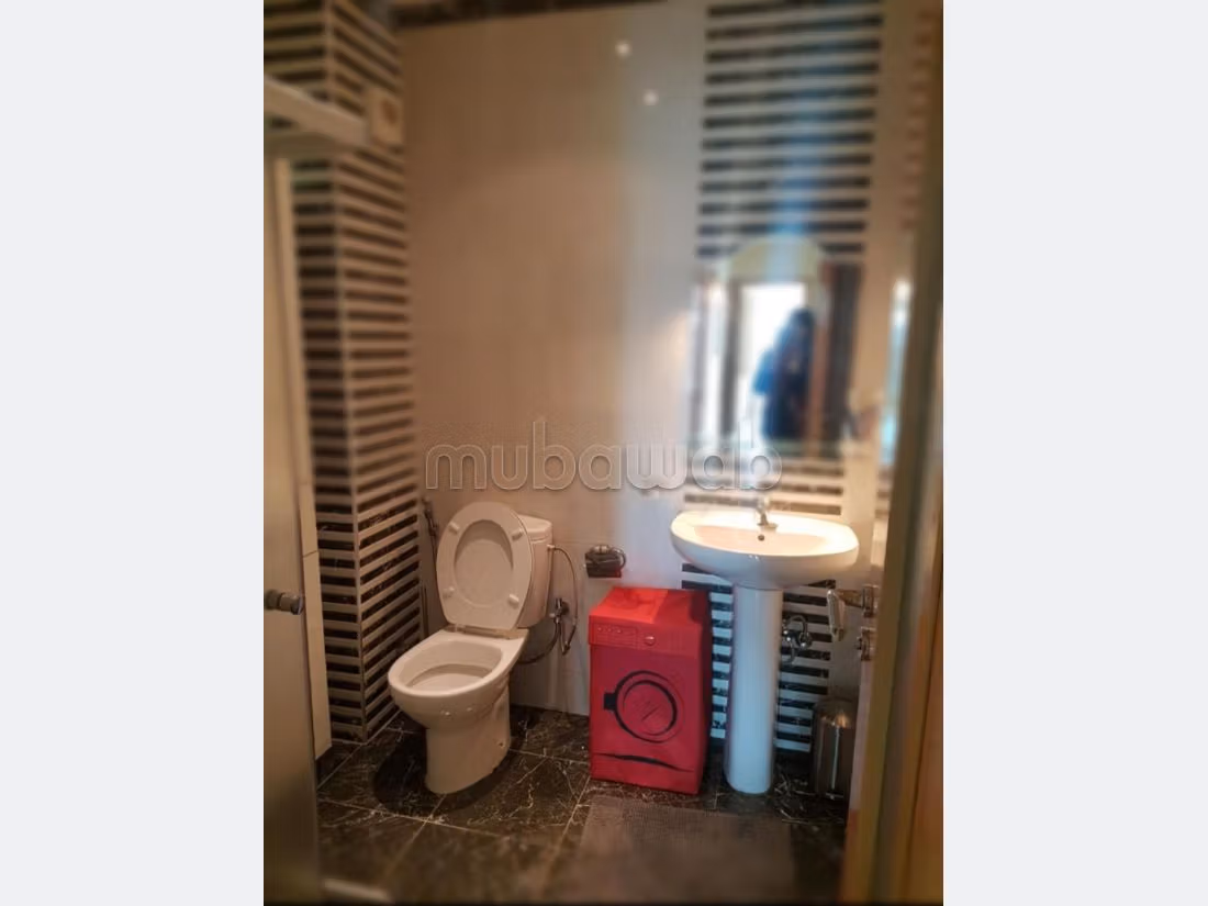 شقة رائعة للبيع بأصيلا. المساحة 84 م². مفروشة. 