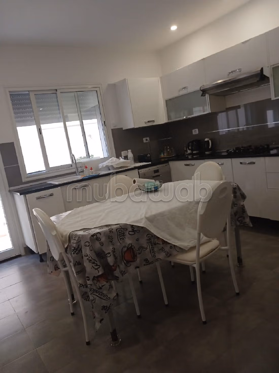 A vendre un triplex á la Marsa