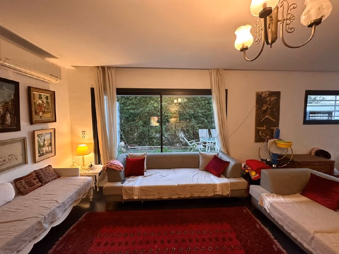 Duplex avec jardin á la Marsa