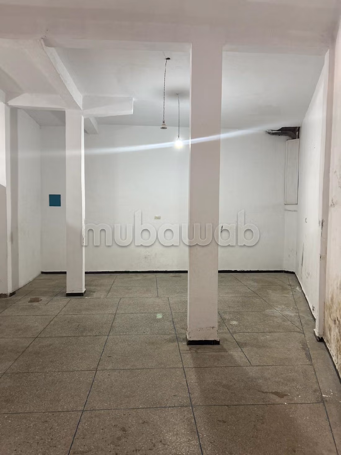 مكاتب ومحلات للإيجار ب وسط المدينة. المساحة الإجمالية 130 م². 