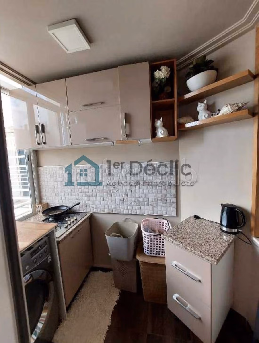 Sell apartment. Area of 140 m². Fully equipped kitchen. 