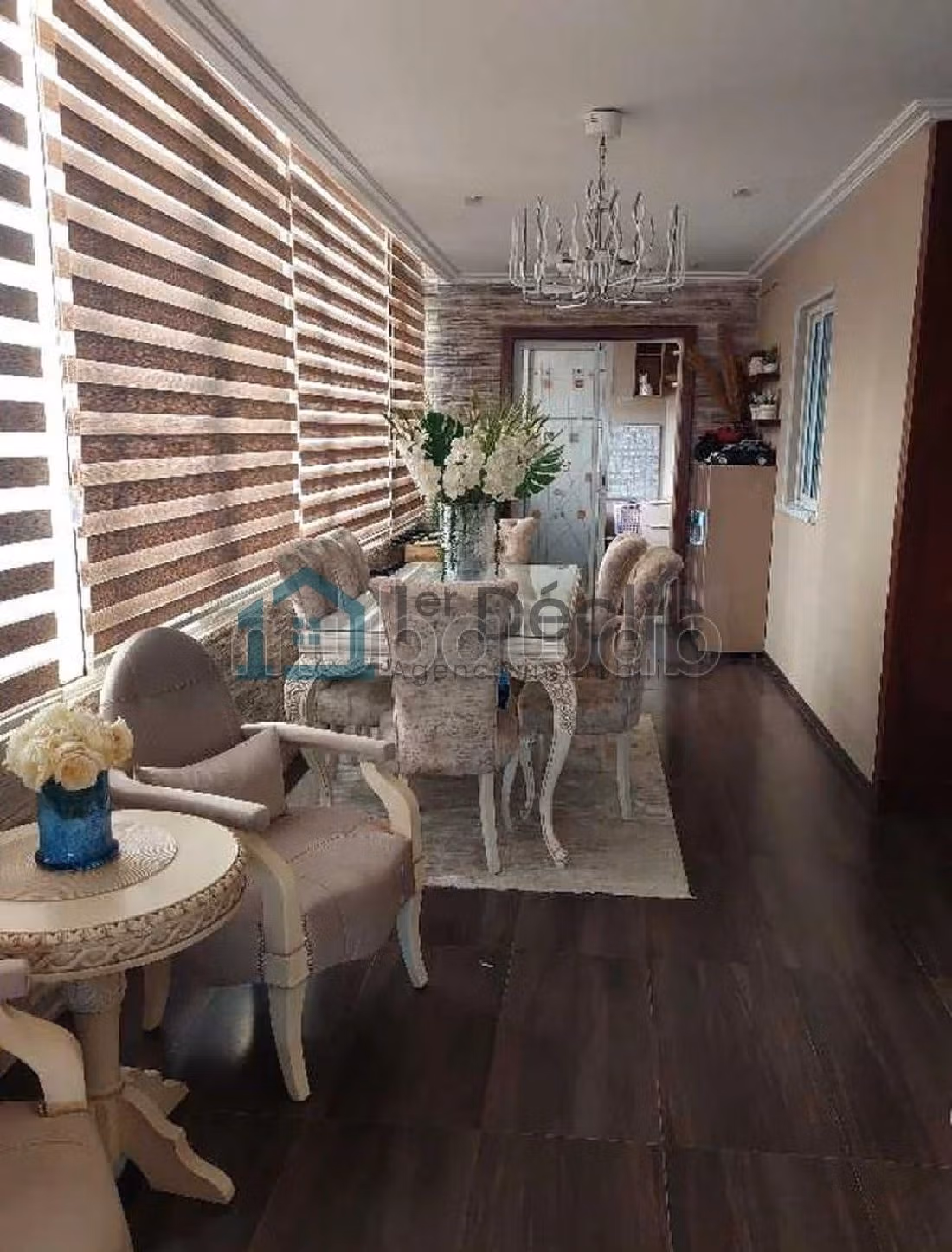 Sell apartment. Area of 140 m². Fully equipped kitchen. 