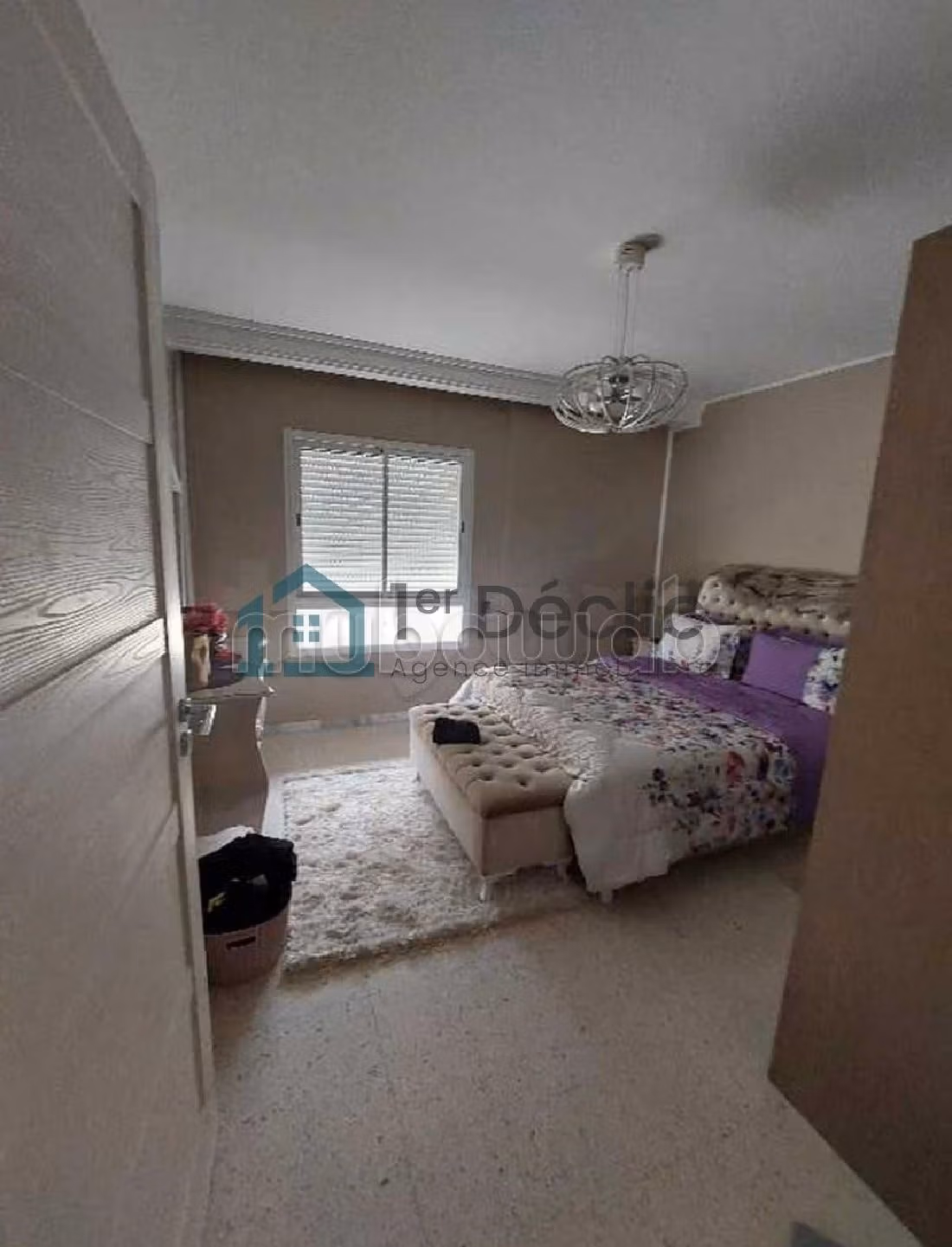 Sell apartment. Area of 140 m². Fully equipped kitchen. 