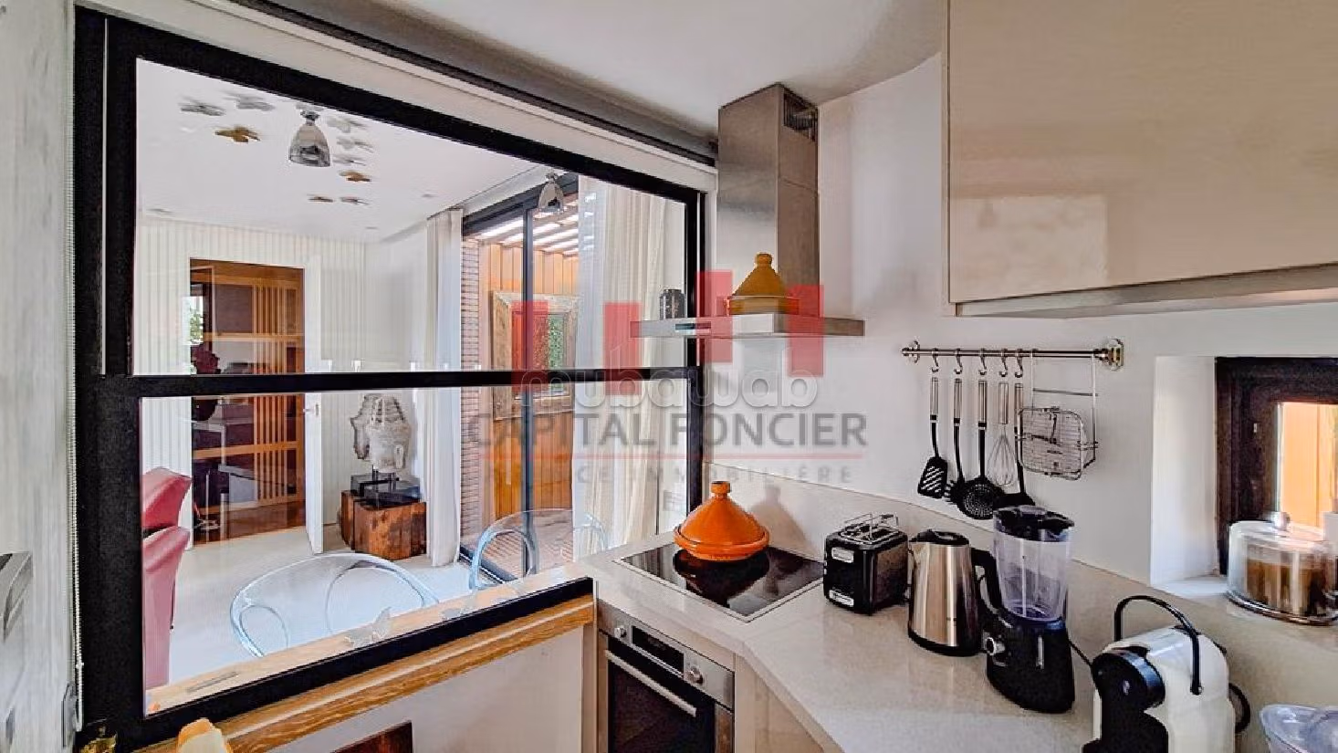 Affitto di uno splendido appartamento a Val Fleury. Superficie 190 m². Ammobiliato