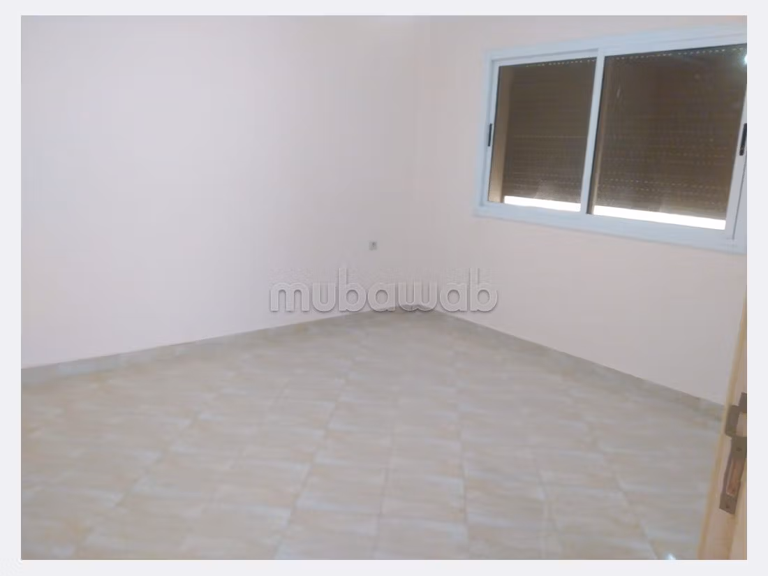 Splendido appartamento in vendita a Centre ville. 3 camere. Doppi vetri