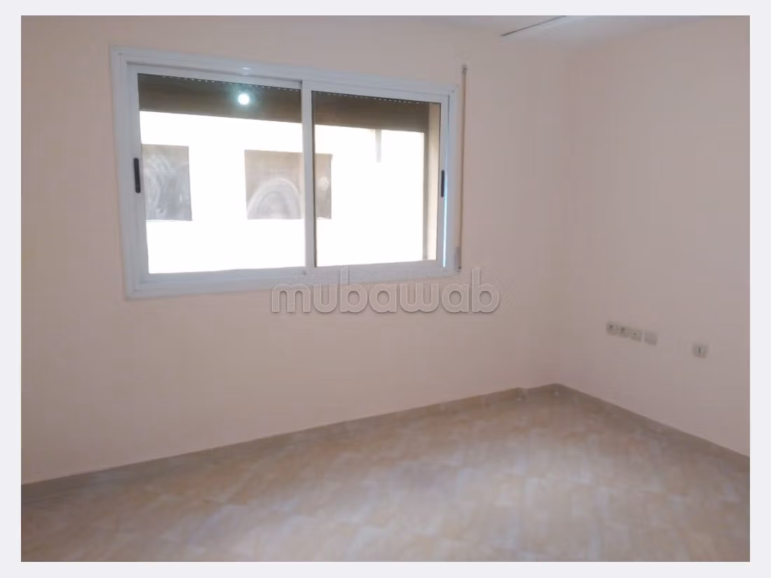 Splendido appartamento in vendita a Centre ville. 3 camere. Doppi vetri