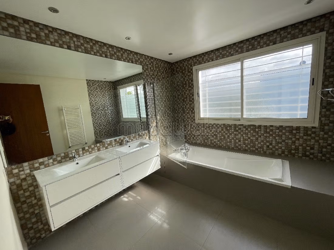 Location villa de luxe à Souissi