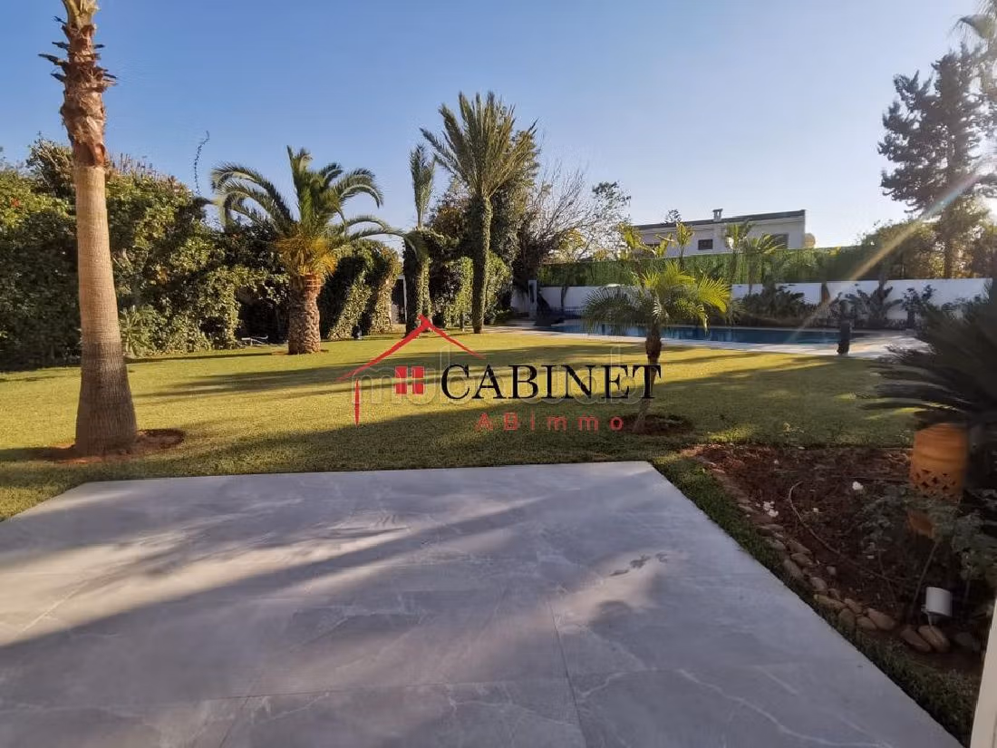 In de verhuur: villa's en luxe woningen in Souissi. 8 Ruimtes. Gemeubileerd.