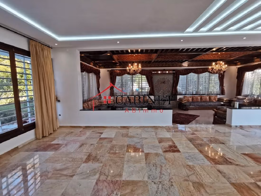 In de verhuur: villa's en luxe woningen in Souissi. 8 Ruimtes. Gemeubileerd.