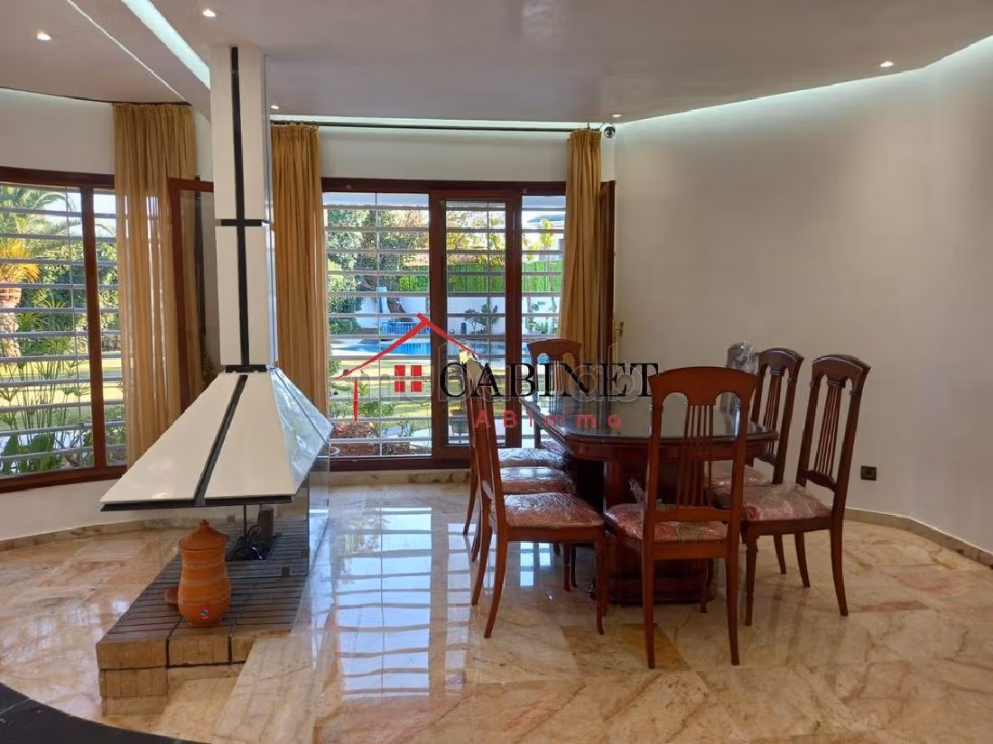 In de verhuur: villa's en luxe woningen in Souissi. 8 Ruimtes. Gemeubileerd.