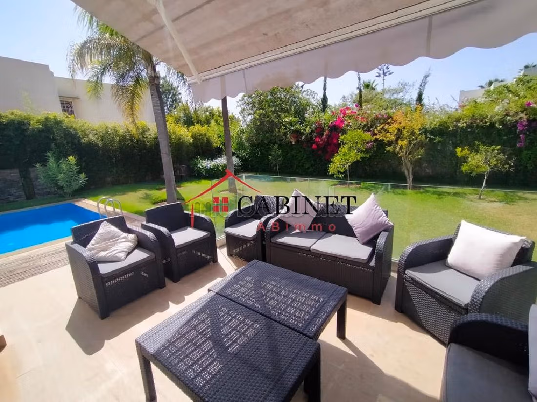 Lujosa villa en alquiler en Souissi. Área total 2000 m². Doble acristalamiento y puerta blindada. 