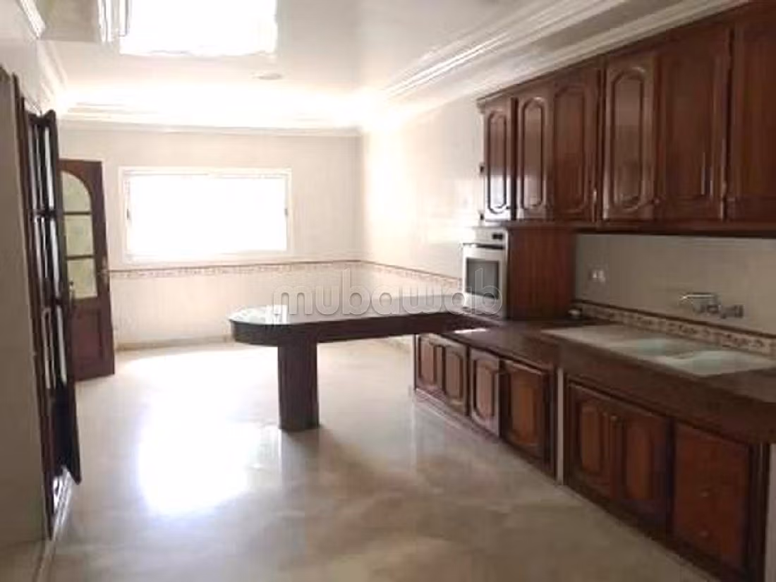 Suntuosa villa en alquiler en Californie. Superficie 622 m². Antena parabólica y seguridad