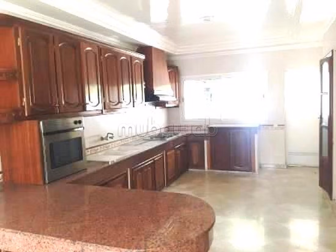Suntuosa villa en alquiler en Californie. Superficie 622 m². Antena parabólica y seguridad